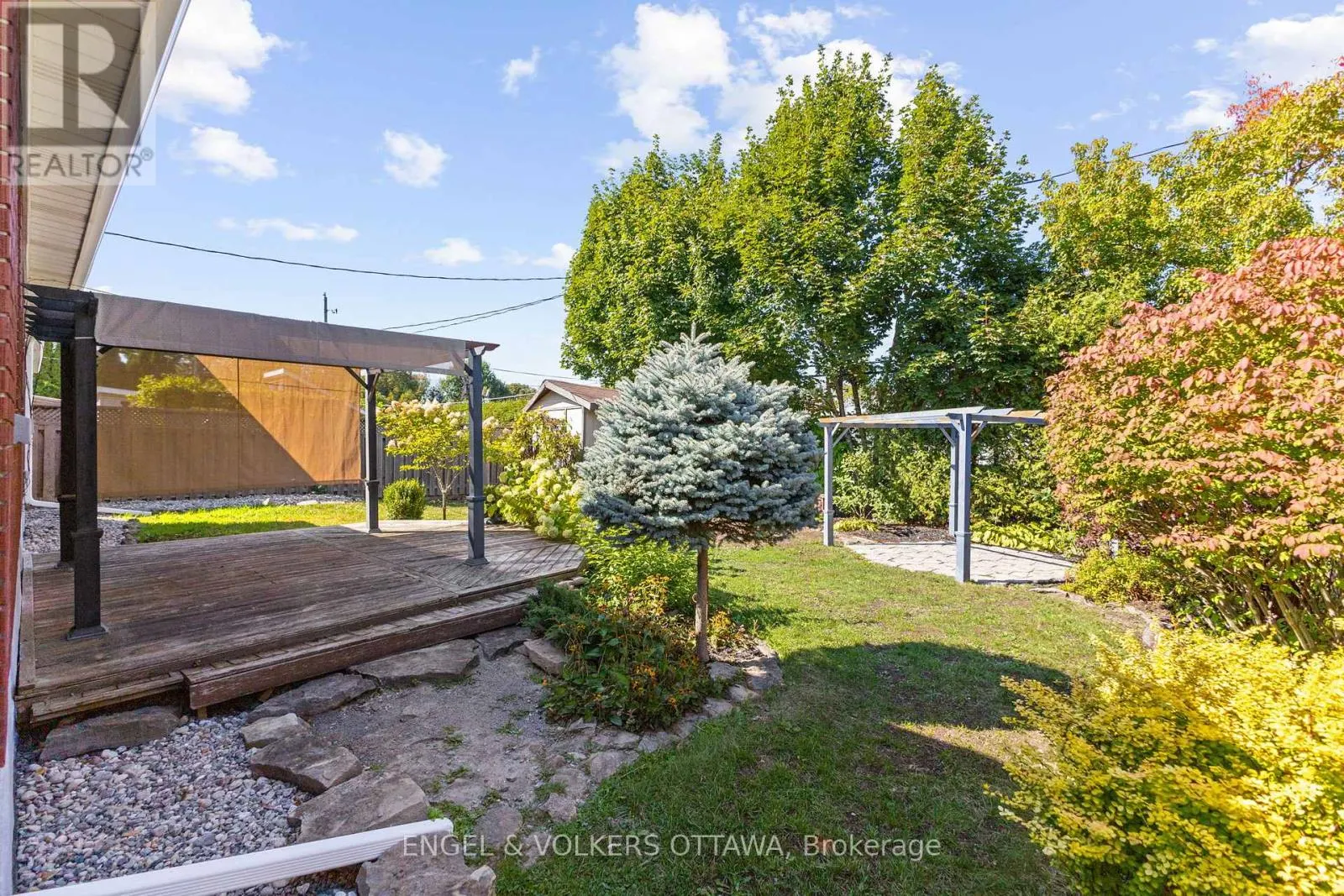 855 WESTON DRIVE