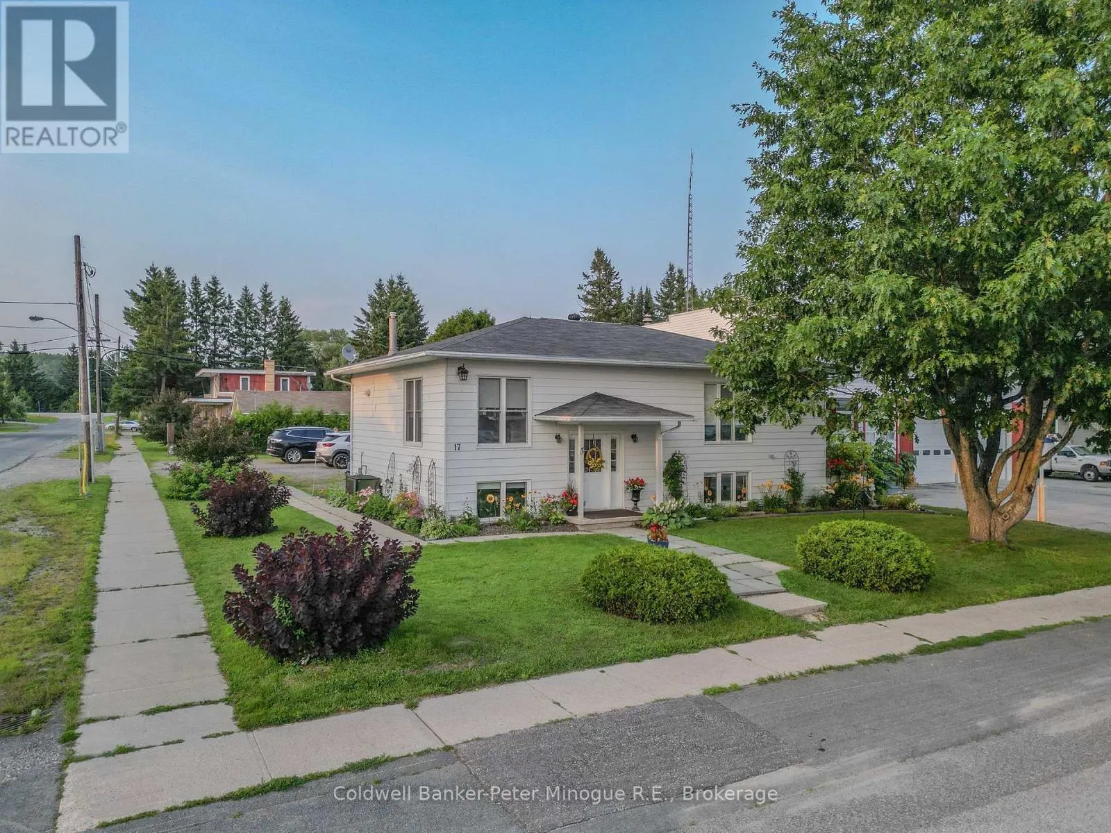 17 PRINCIPAL STREET W