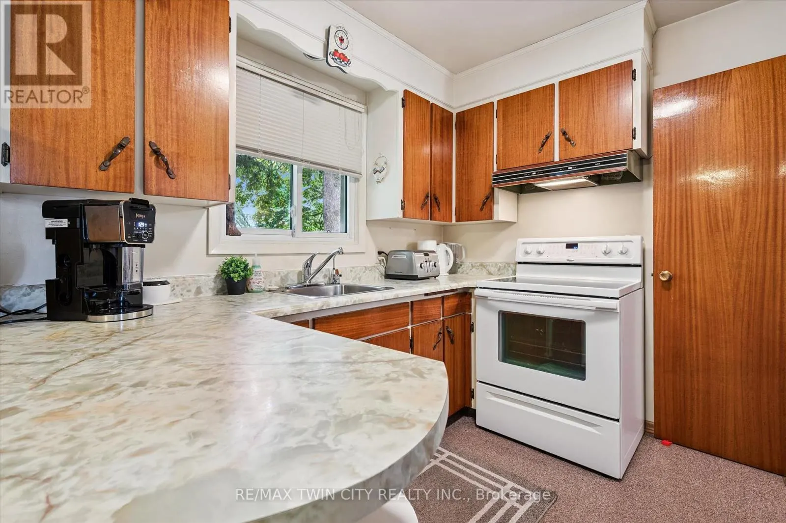 41 BONIFACE AVENUE