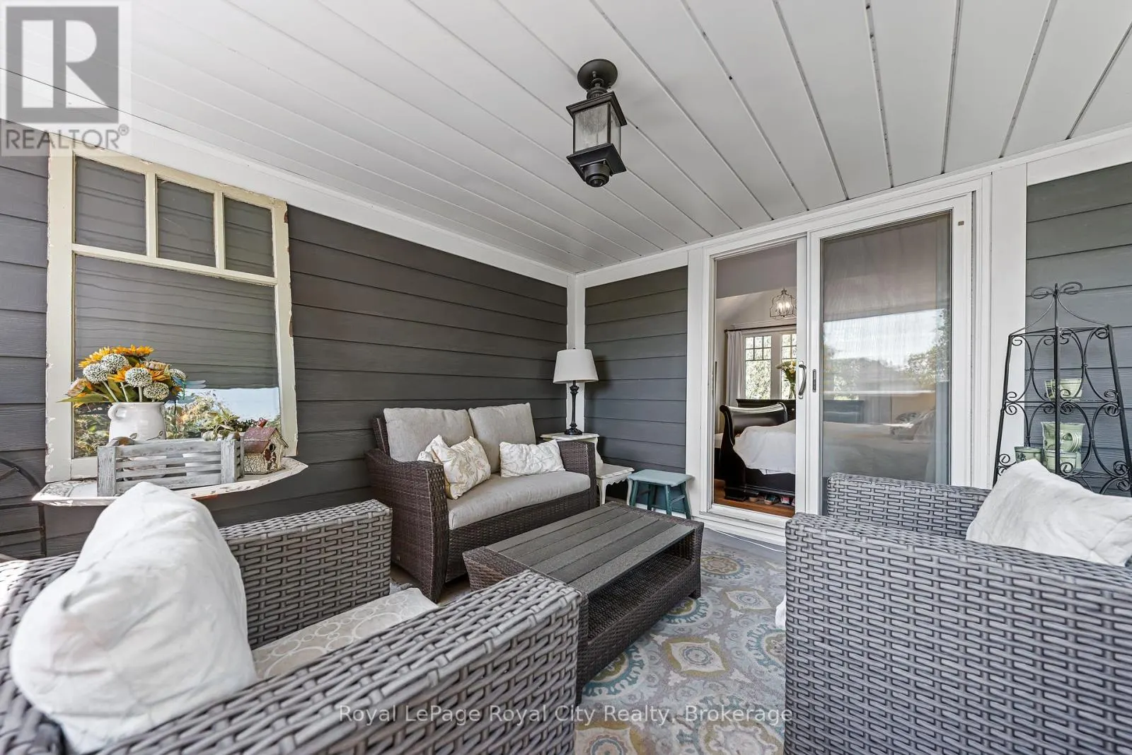 35 MONTICELLO CRESCENT