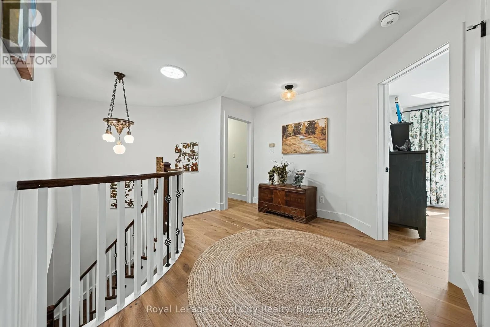35 MONTICELLO CRESCENT