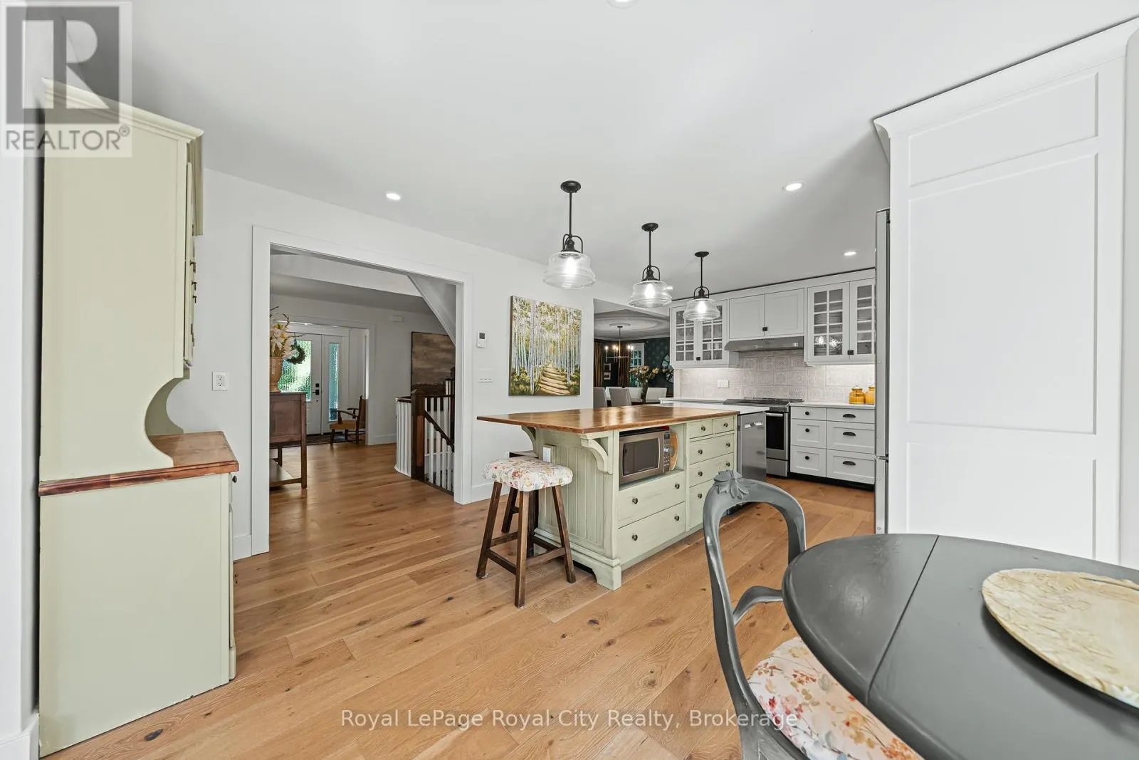 35 MONTICELLO CRESCENT