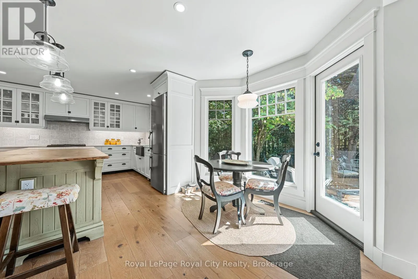 35 MONTICELLO CRESCENT