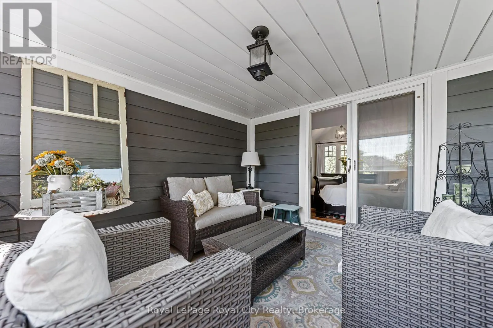 35 MONTICELLO CRESCENT