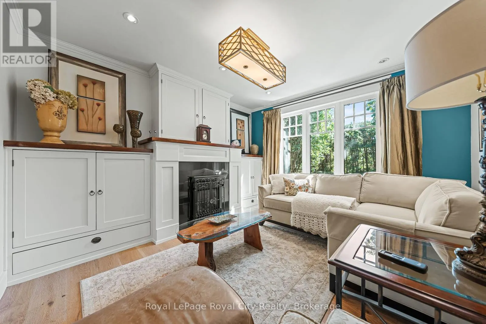 35 MONTICELLO CRESCENT