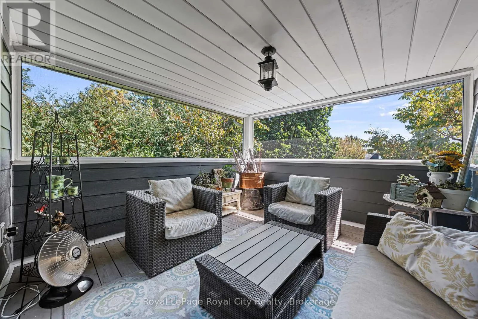 35 MONTICELLO CRESCENT