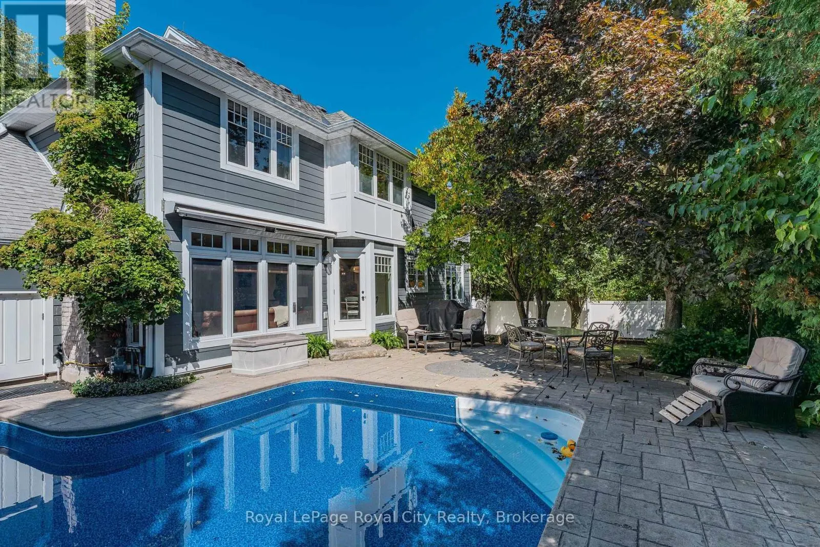 35 MONTICELLO CRESCENT