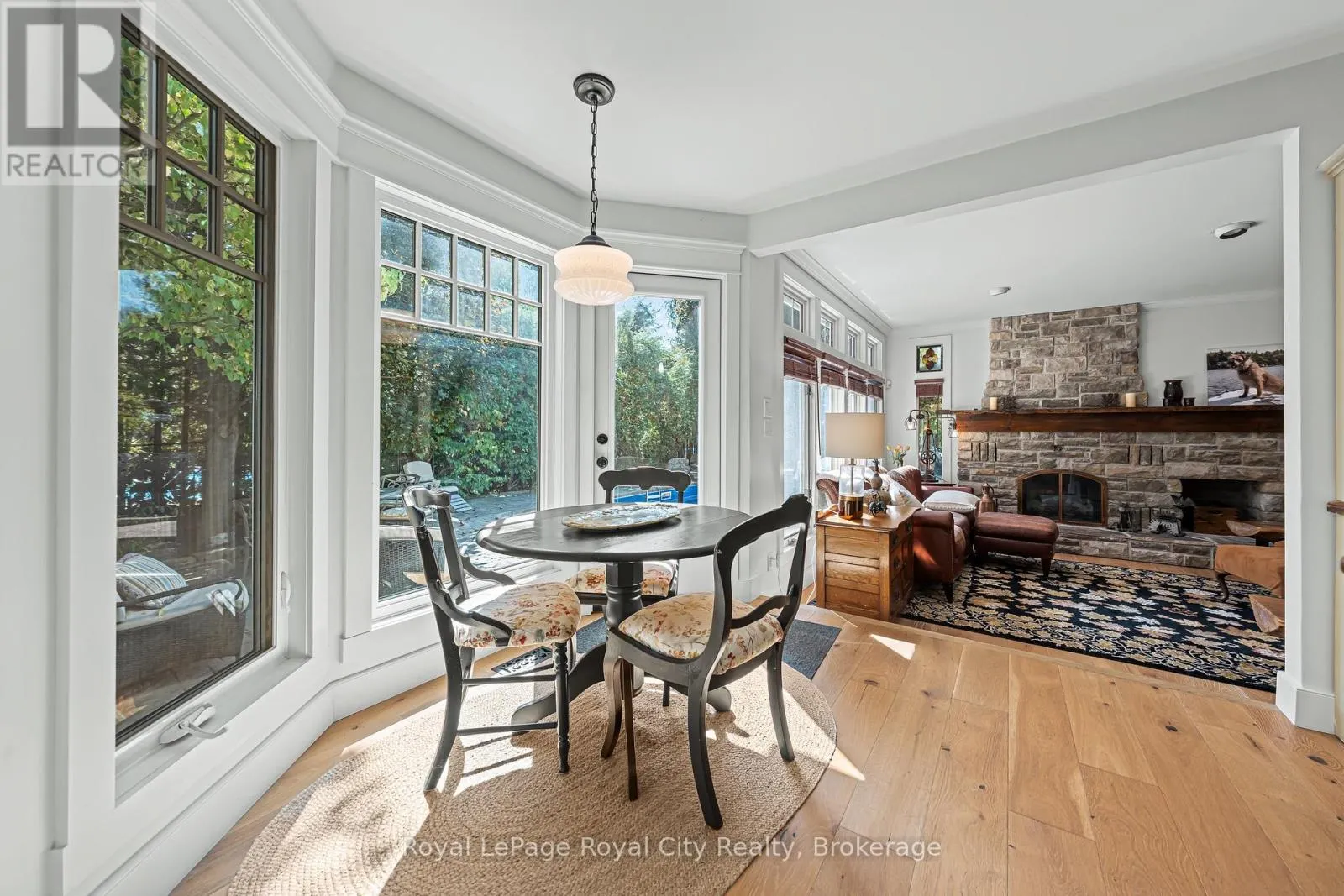 35 MONTICELLO CRESCENT