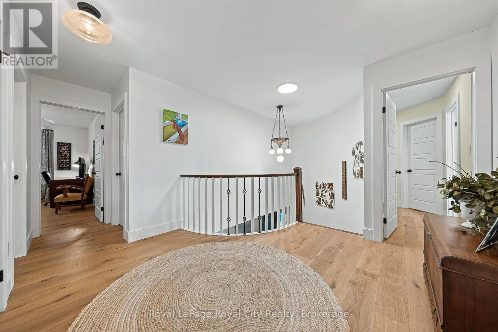 35 MONTICELLO CRESCENT