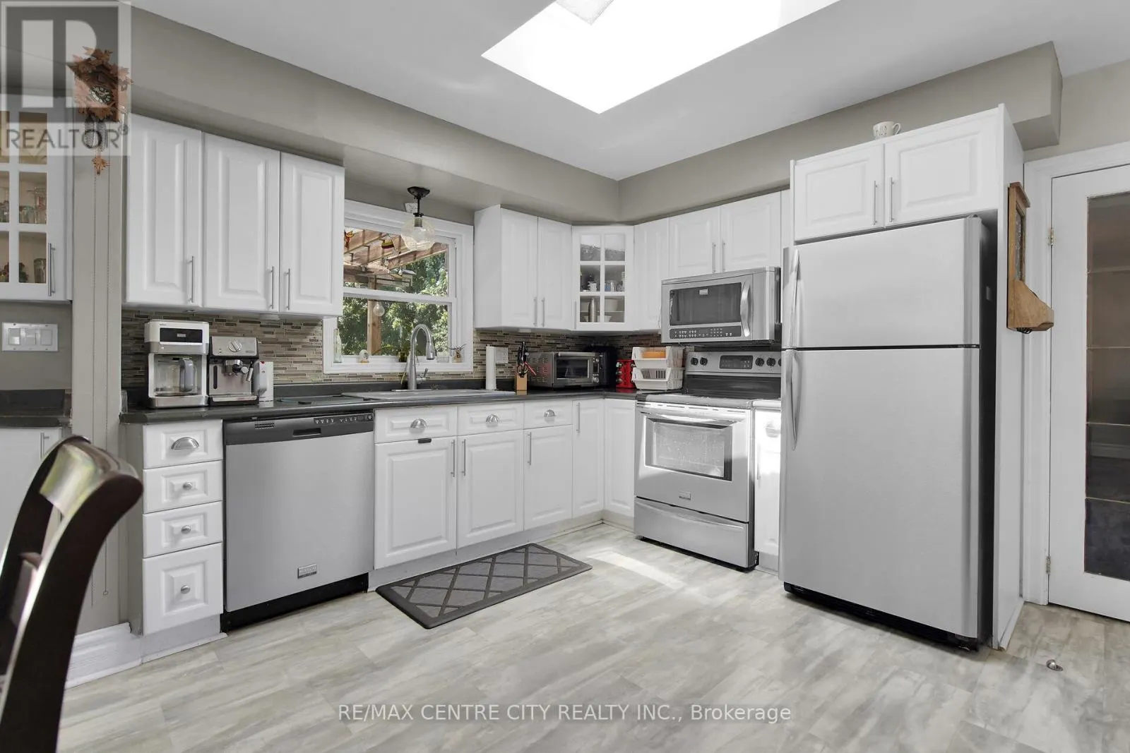 2103 FANSHAWE PARK ROAD W