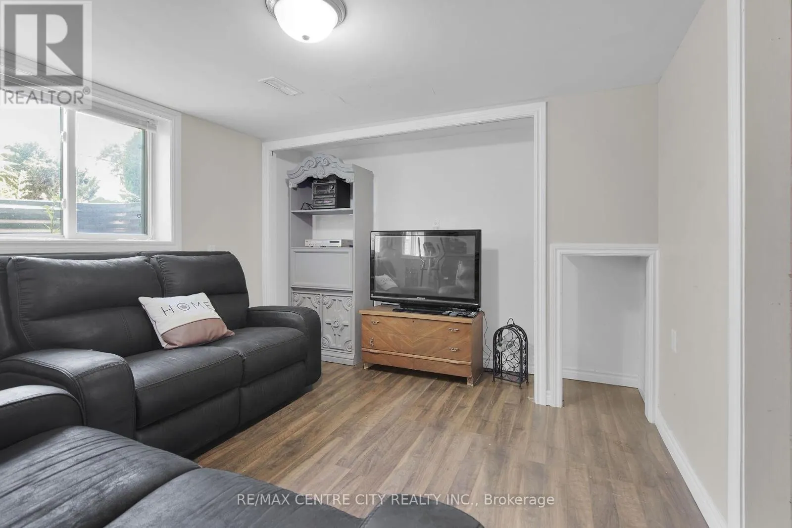 2103 FANSHAWE PARK ROAD W