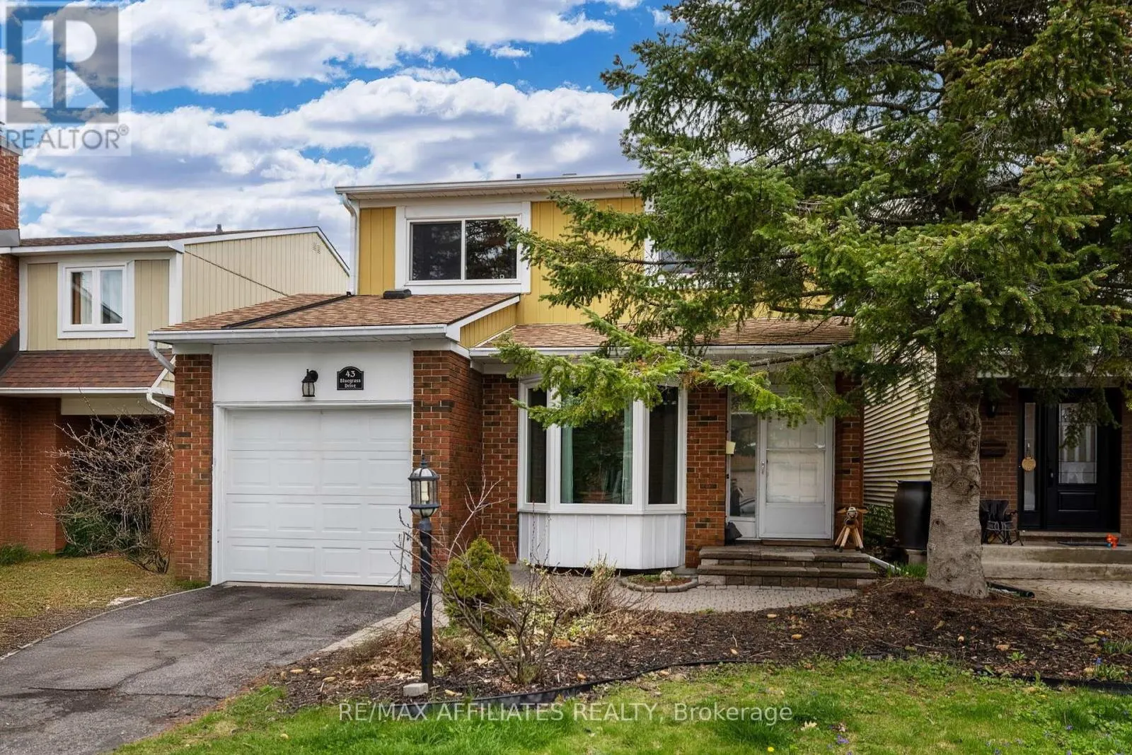 43 BLUEGRASS DRIVE