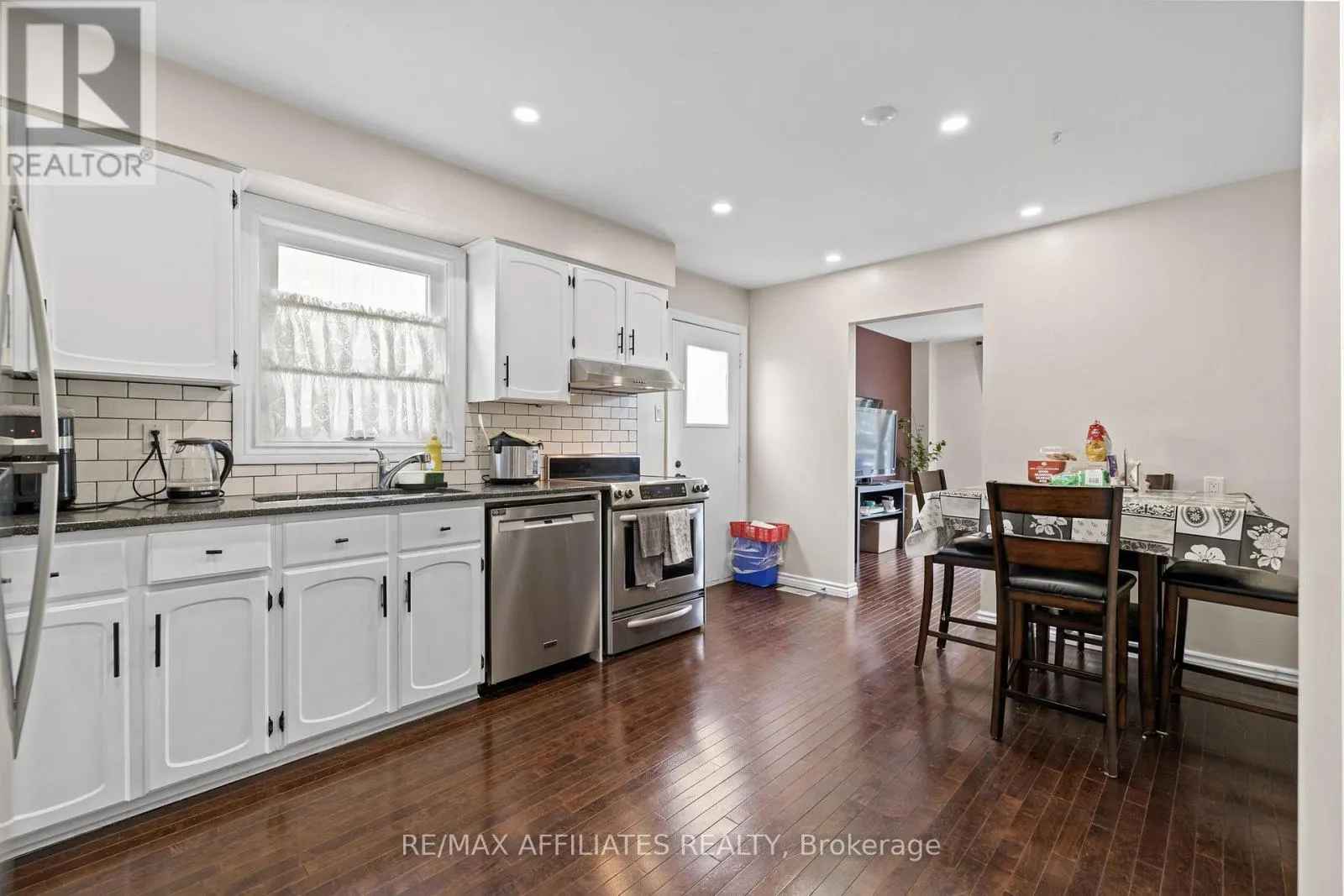 43 BLUEGRASS DRIVE