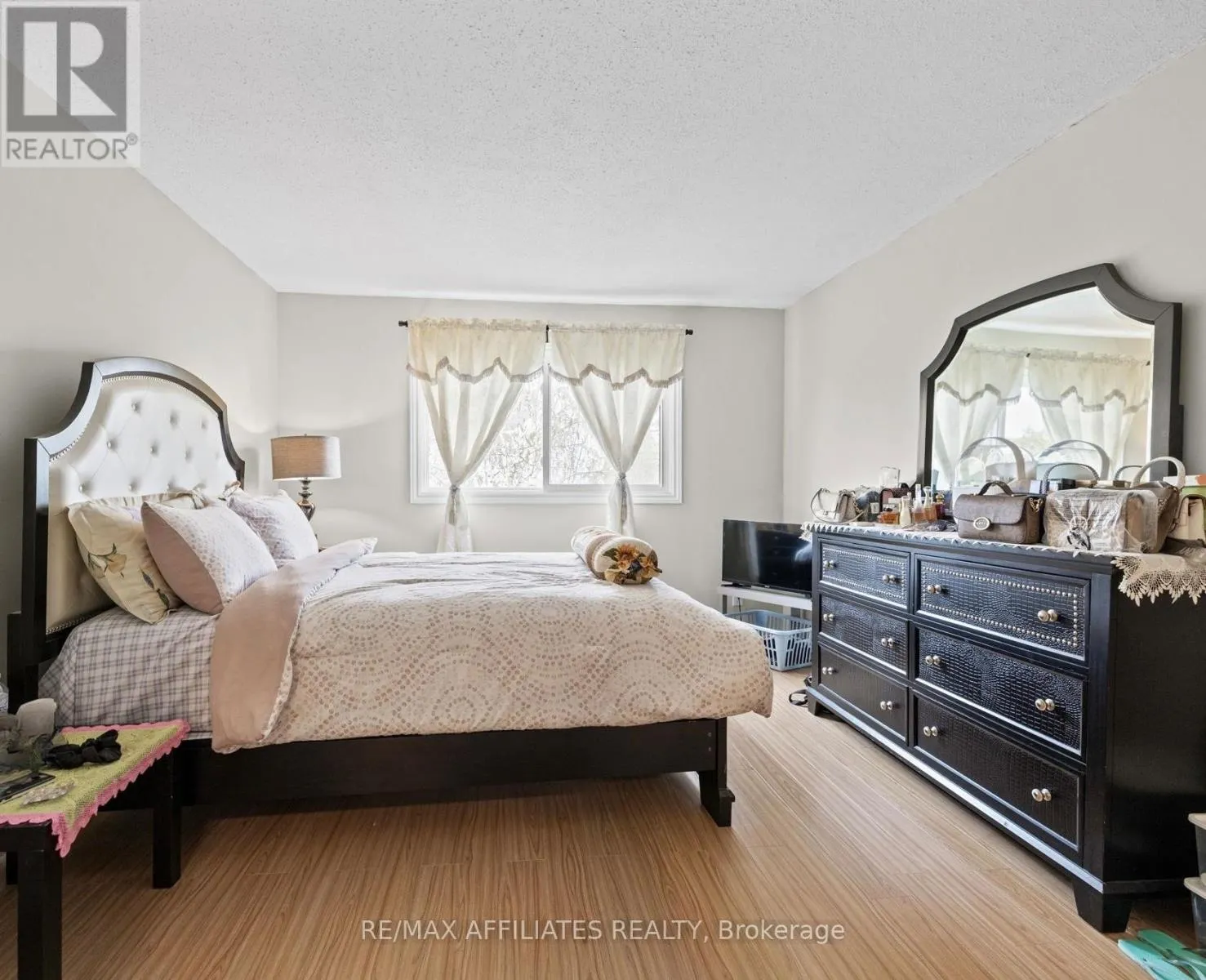 43 BLUEGRASS DRIVE