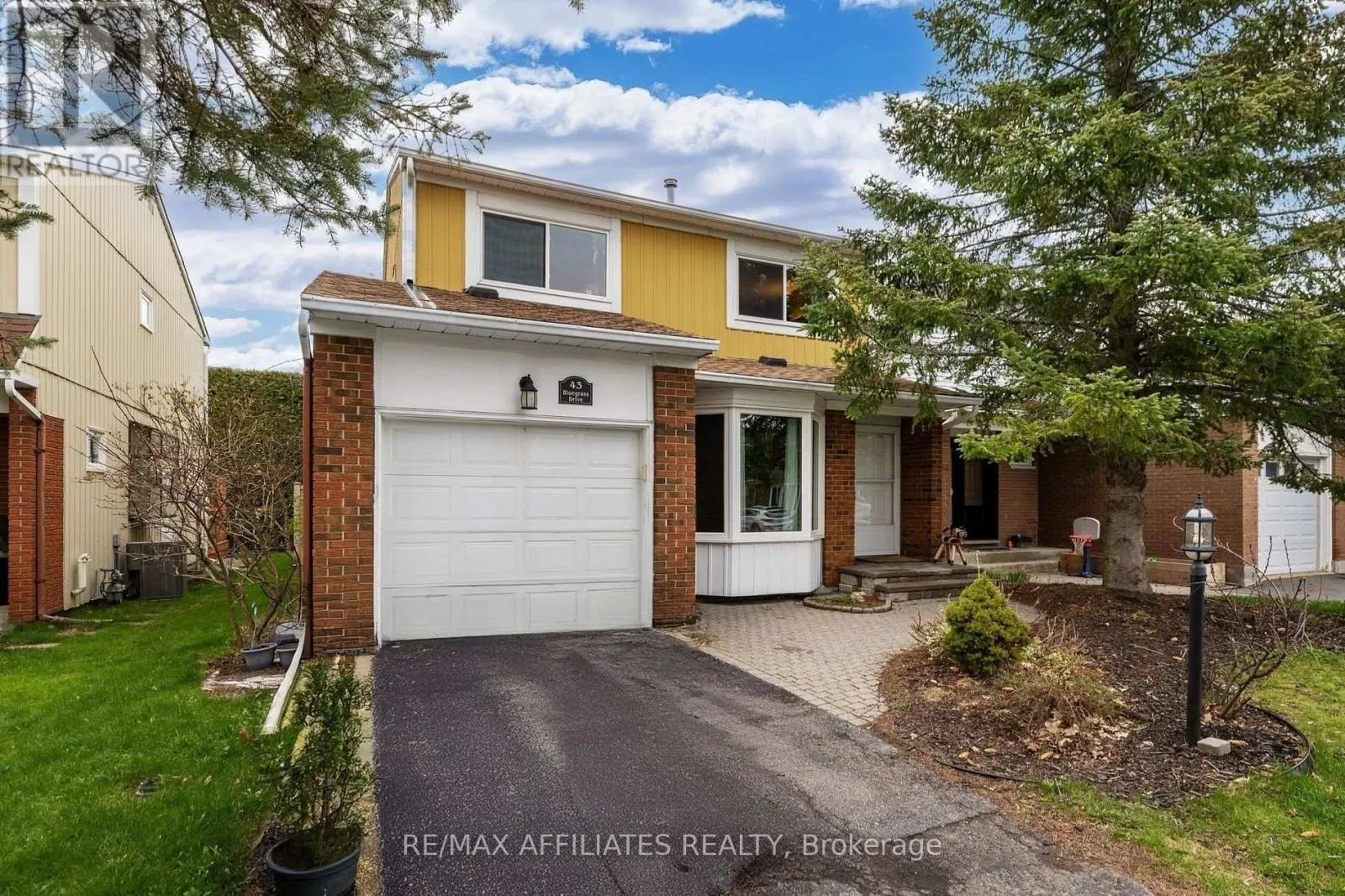 43 BLUEGRASS DRIVE