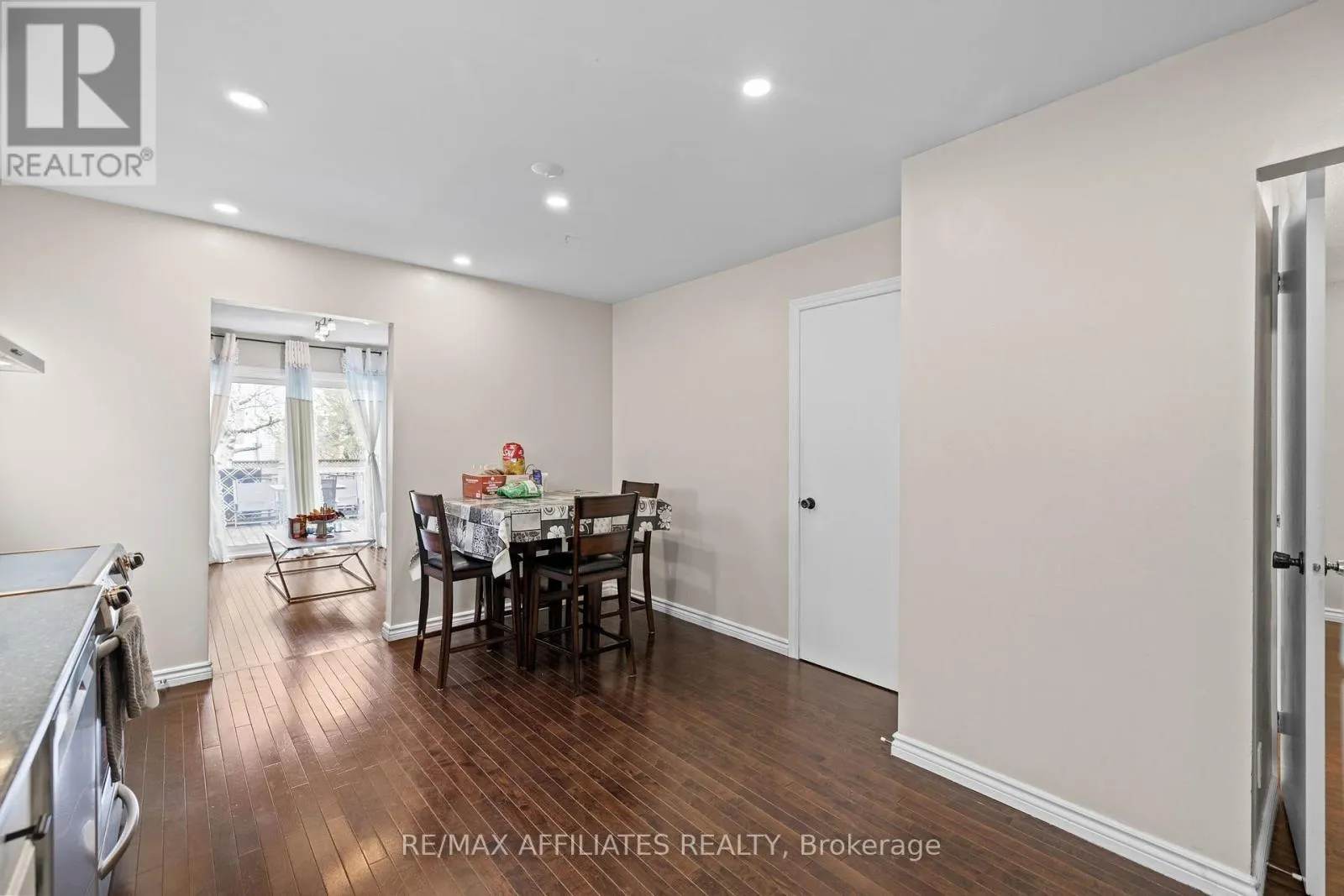 43 BLUEGRASS DRIVE
