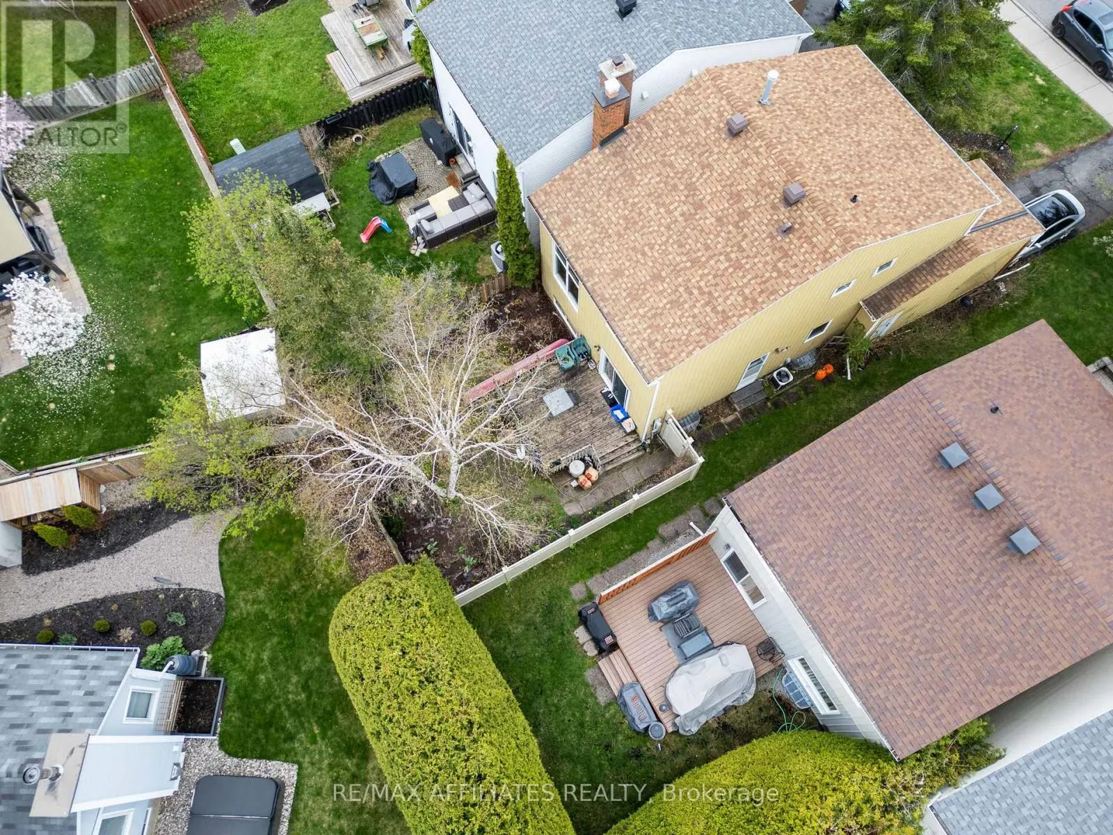 43 BLUEGRASS DRIVE