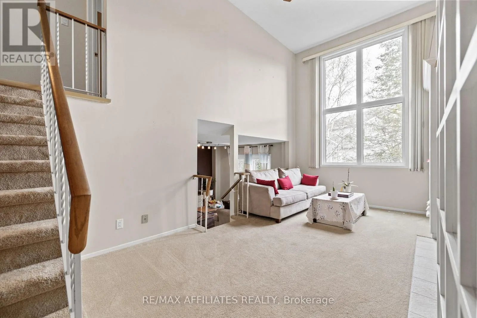 43 BLUEGRASS DRIVE