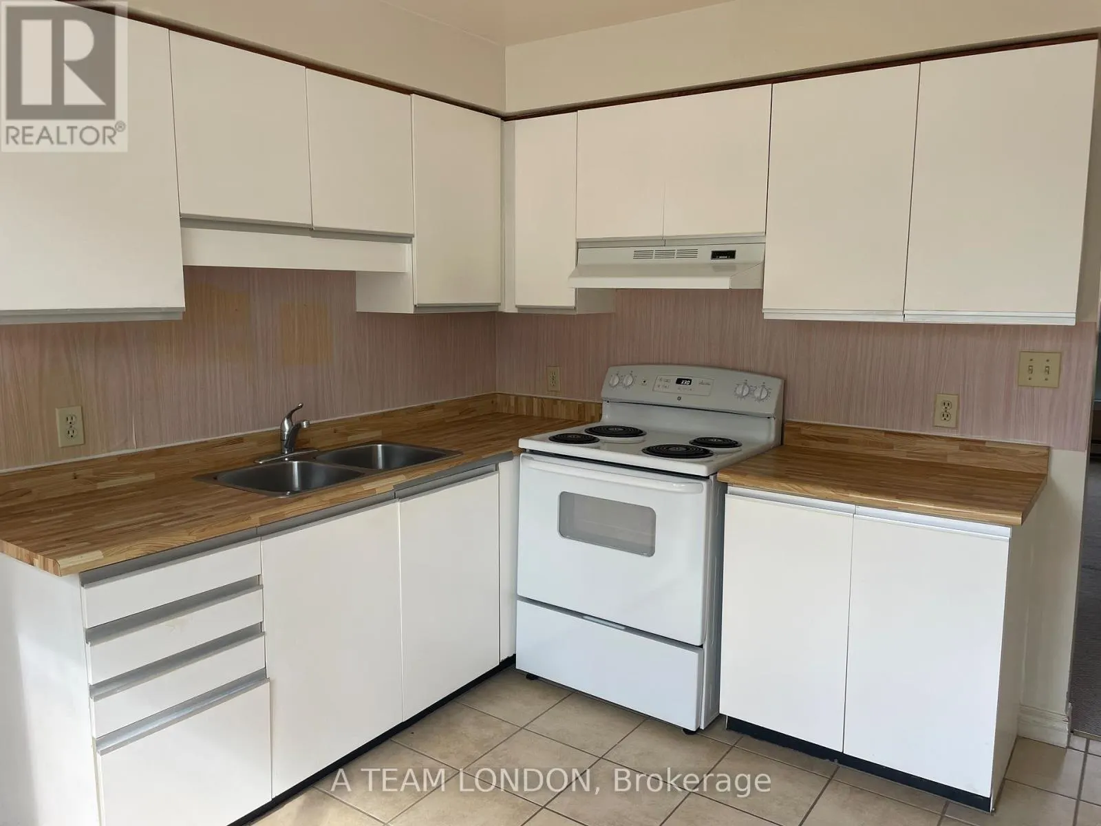 17 - 135 BELMONT DRIVE, #17