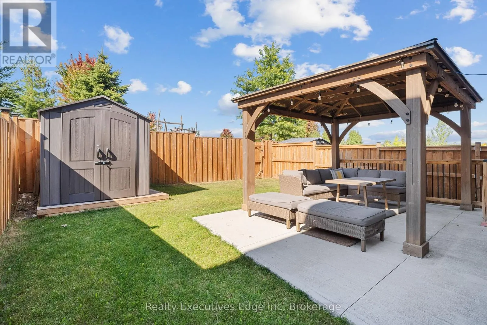 145 RIVERTRAIL AVENUE