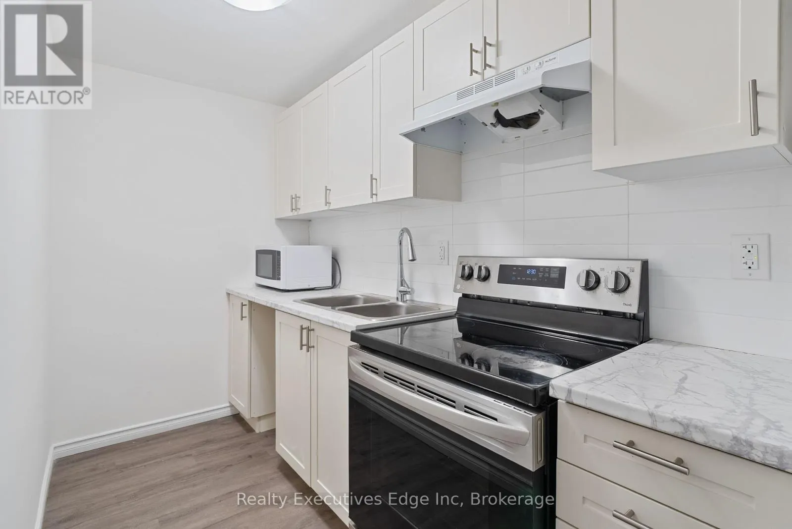 145 RIVERTRAIL AVENUE