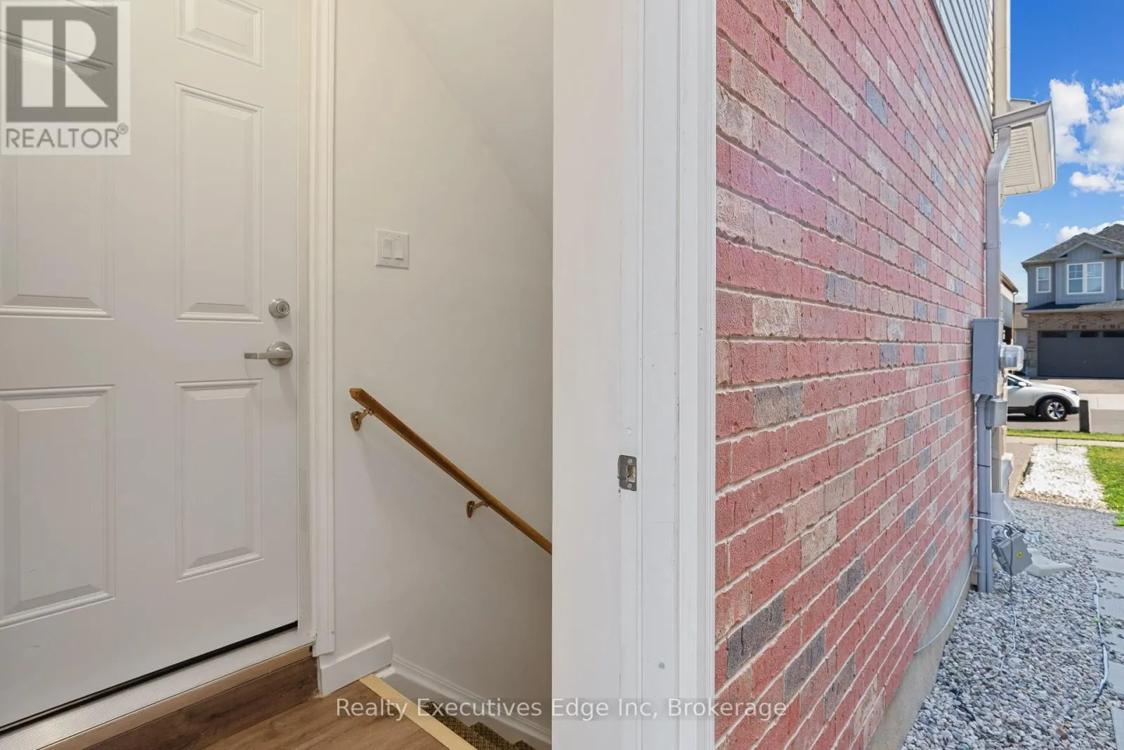 145 RIVERTRAIL AVENUE