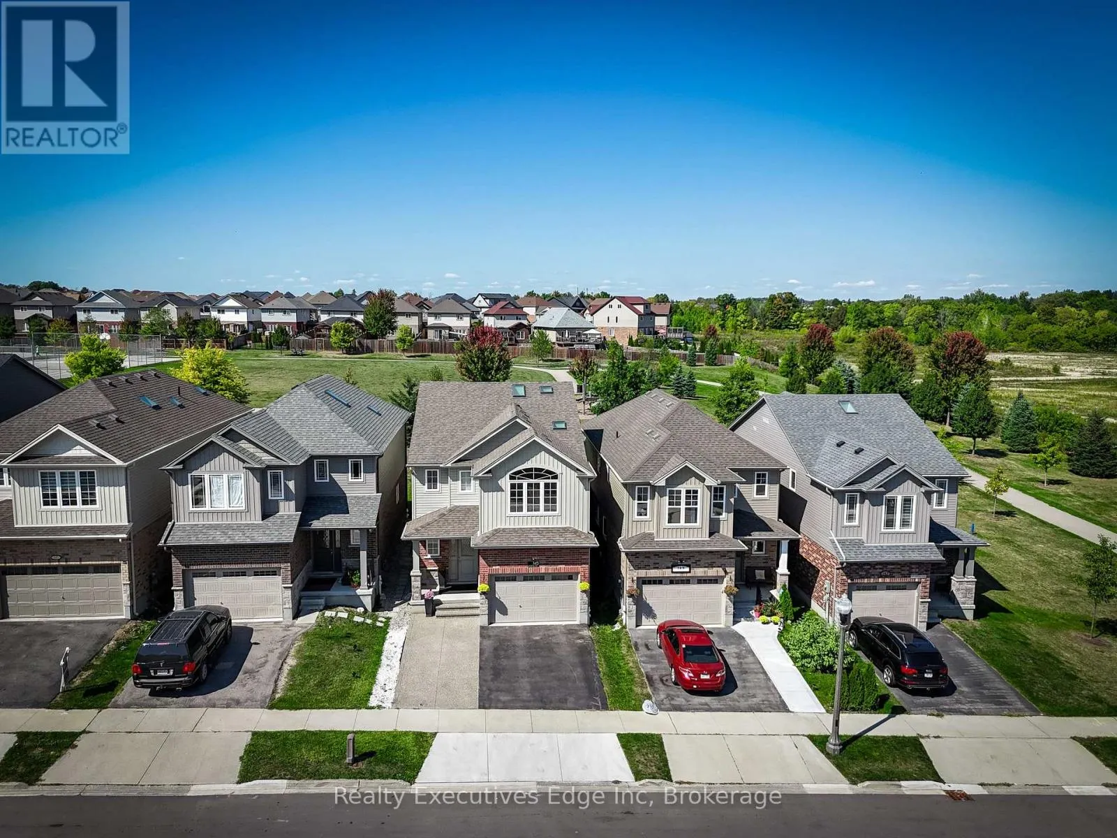 145 RIVERTRAIL AVENUE