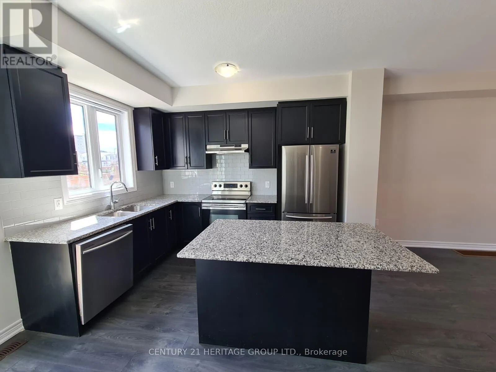 6 SNOWBERRY LANE