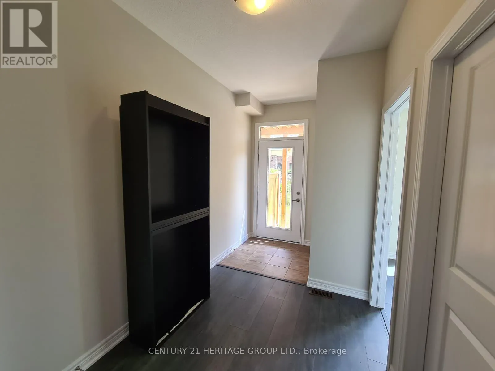 6 SNOWBERRY LANE