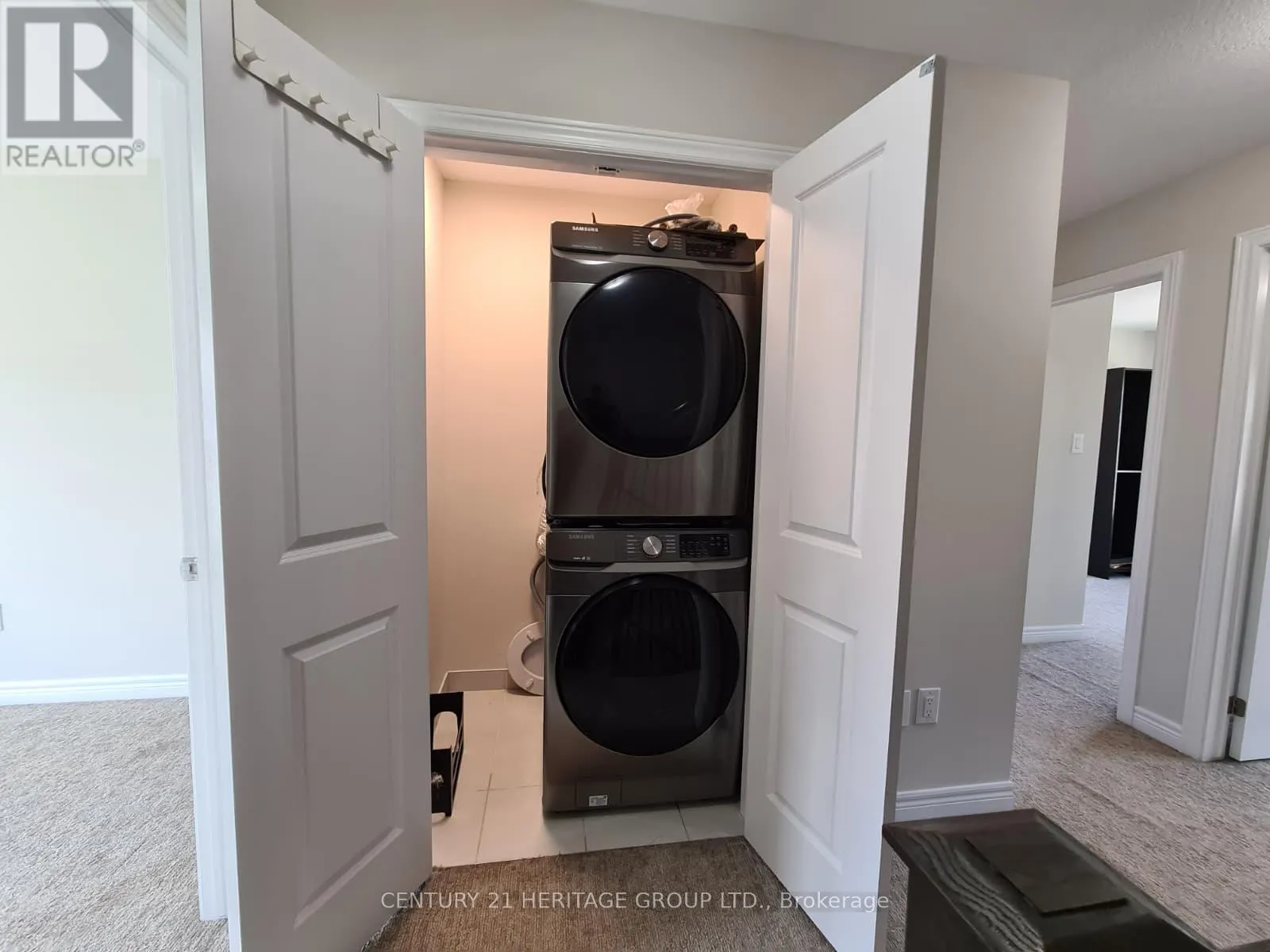6 SNOWBERRY LANE