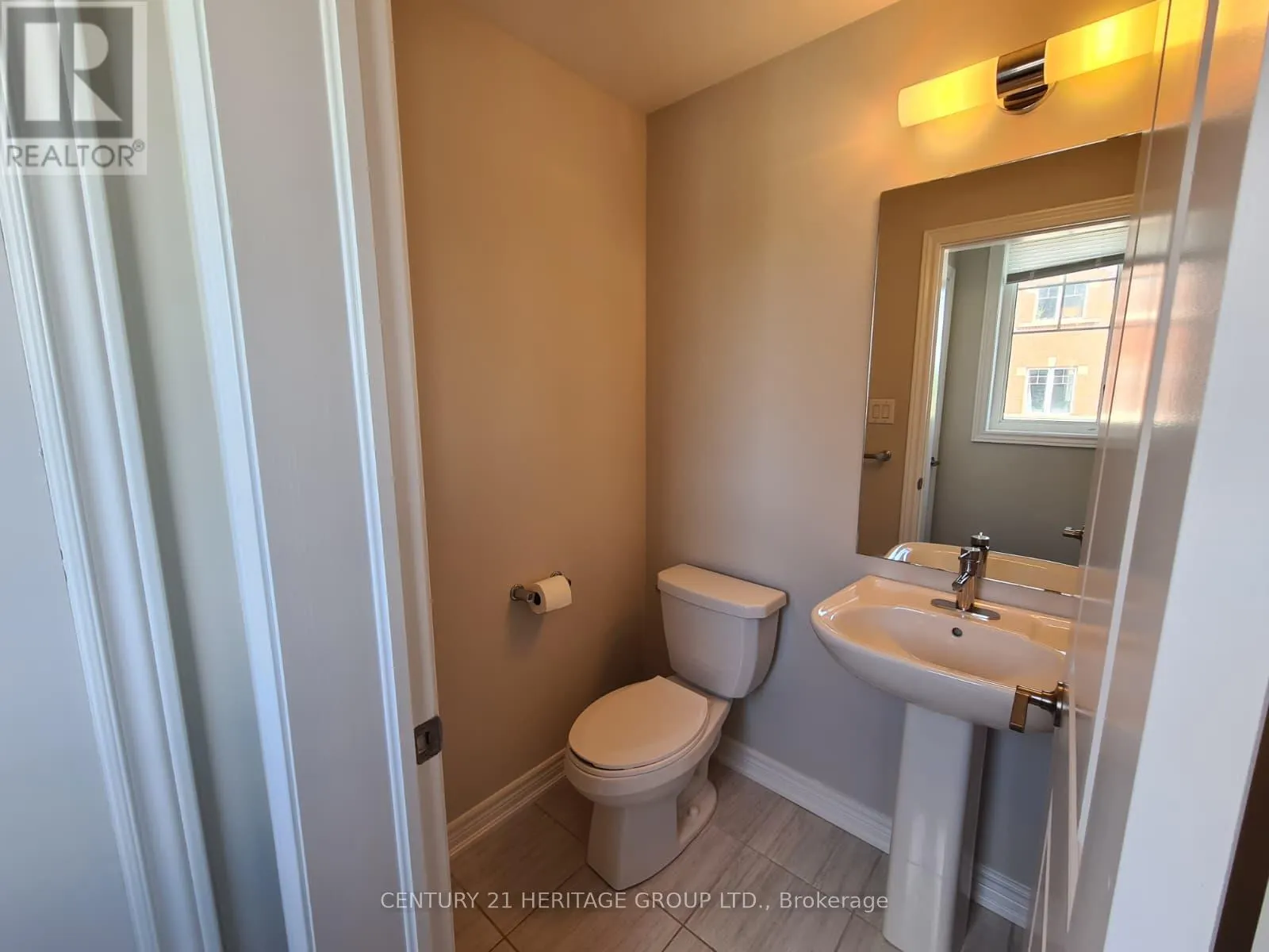 6 SNOWBERRY LANE