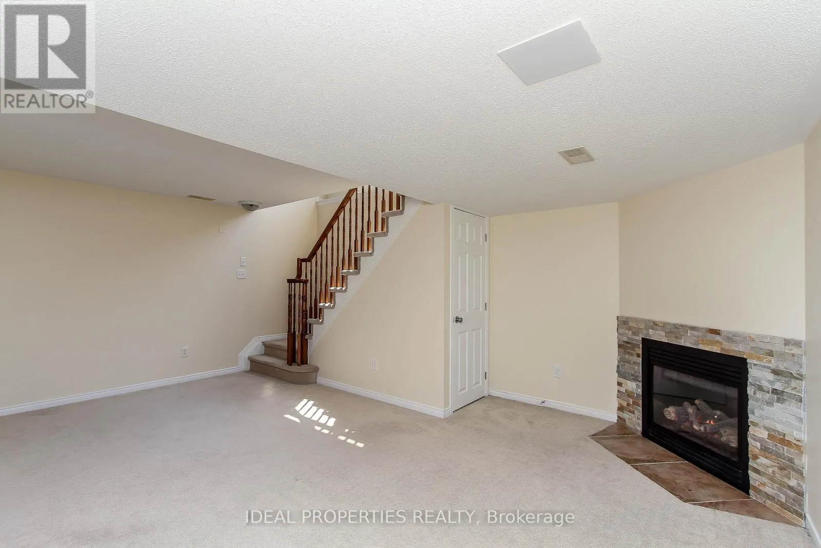 565 PEPPERVILLE CRESCENT
