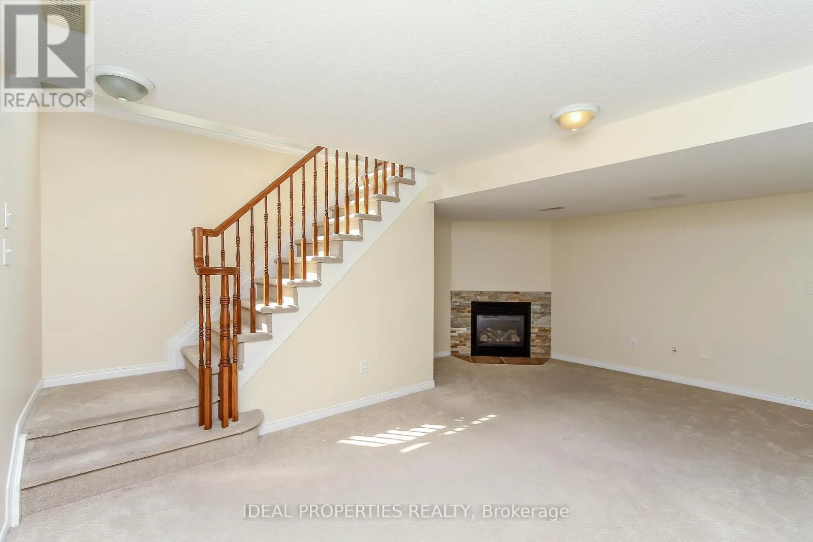565 PEPPERVILLE CRESCENT