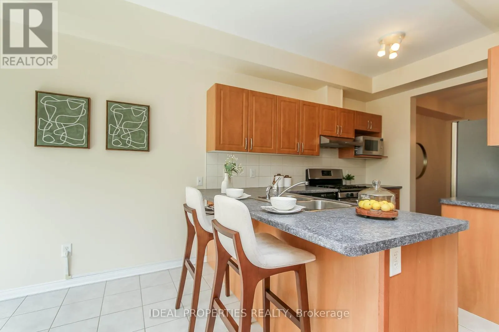 565 PEPPERVILLE CRESCENT