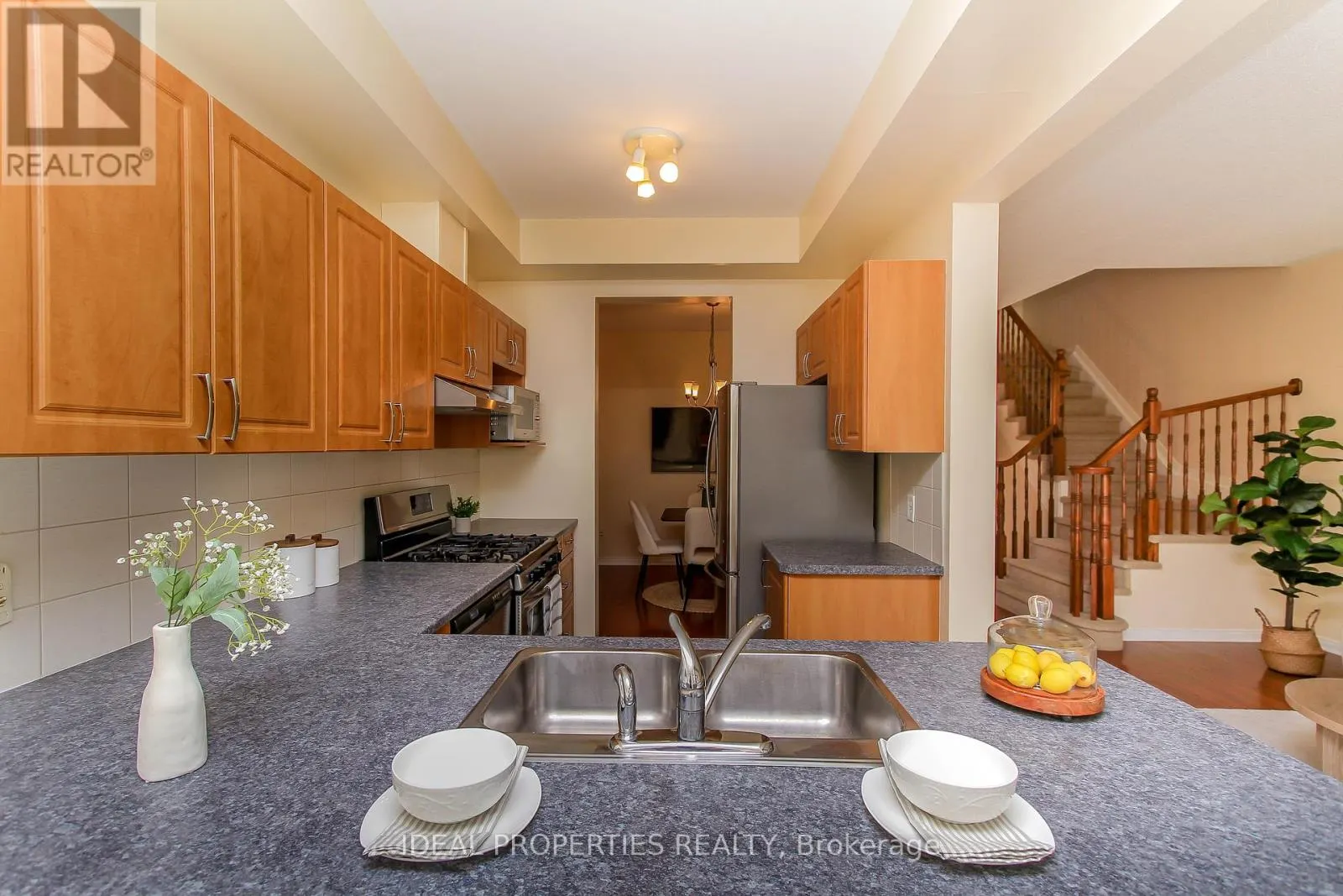 565 PEPPERVILLE CRESCENT