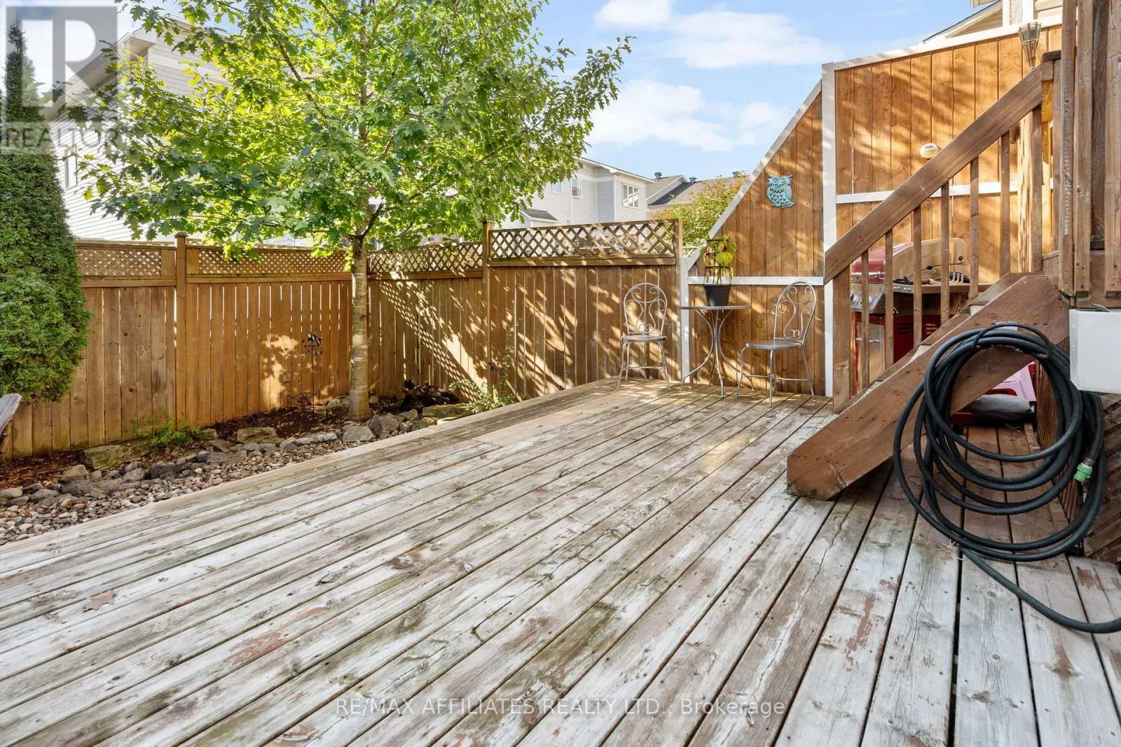 215 CATAMOUNT COURT