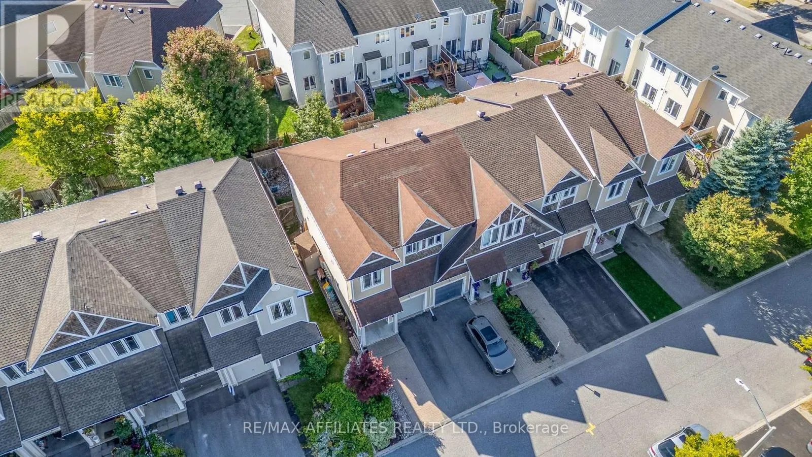 215 CATAMOUNT COURT