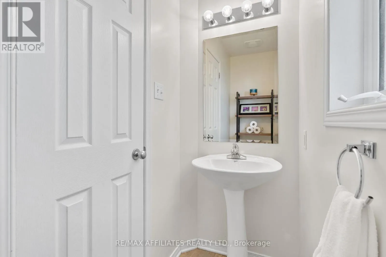215 CATAMOUNT COURT