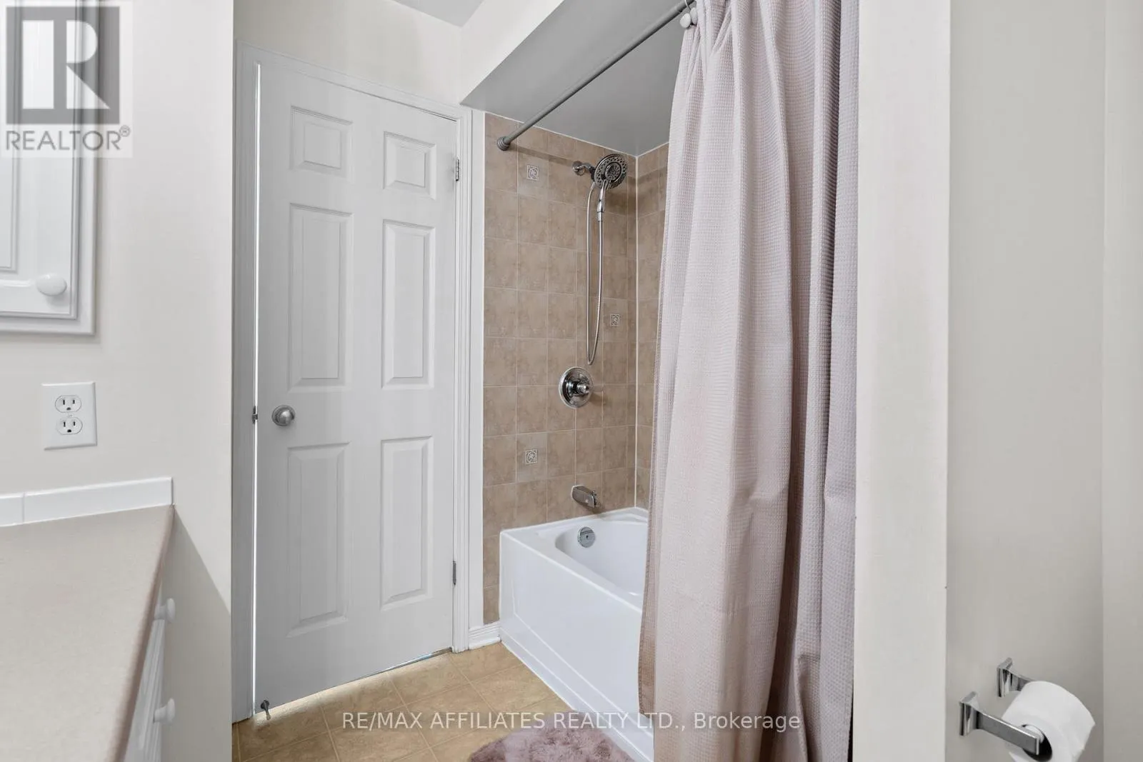 215 CATAMOUNT COURT