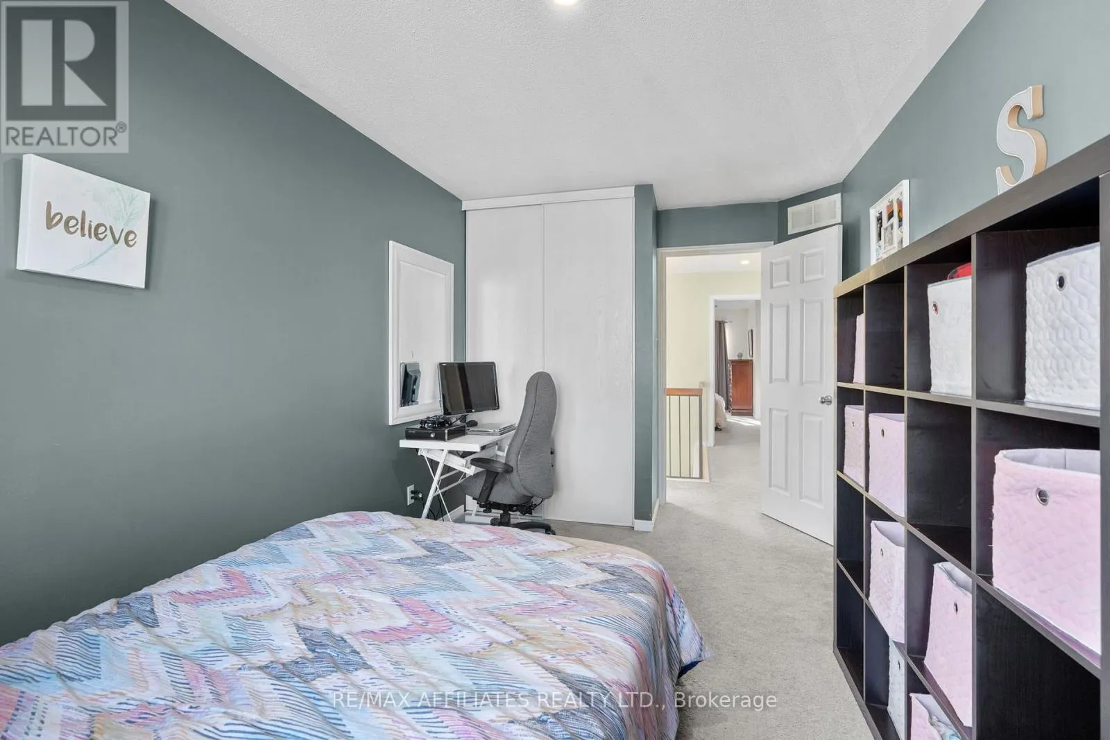 215 CATAMOUNT COURT