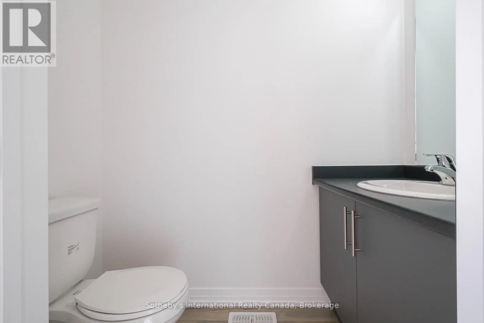 36 - 550 GREY STREET, #36