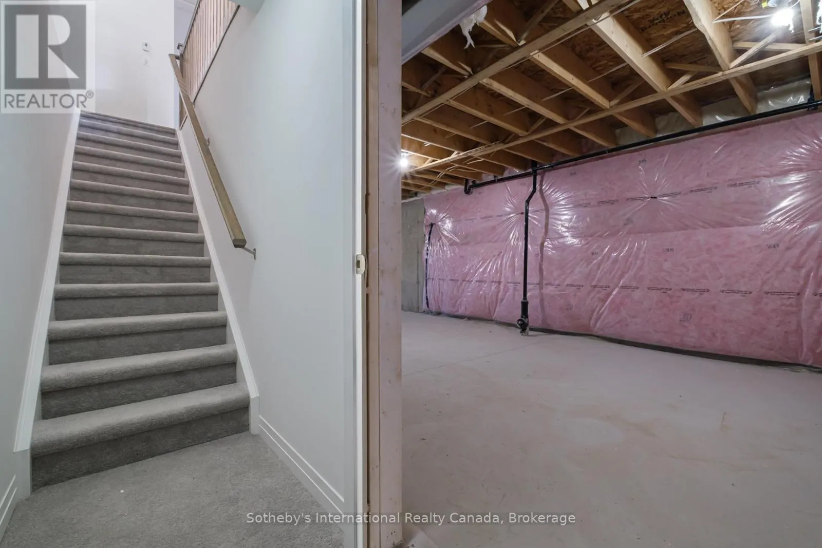 36 - 550 GREY STREET, #36