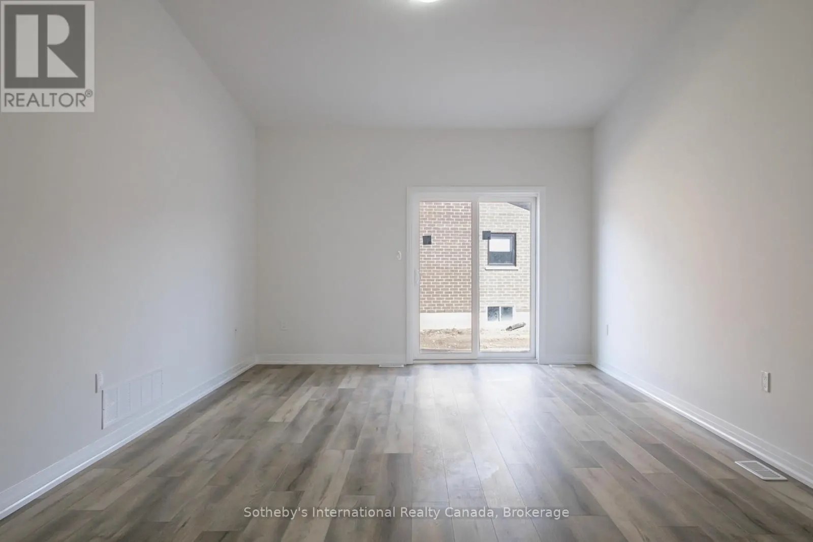 36 - 550 GREY STREET, #36