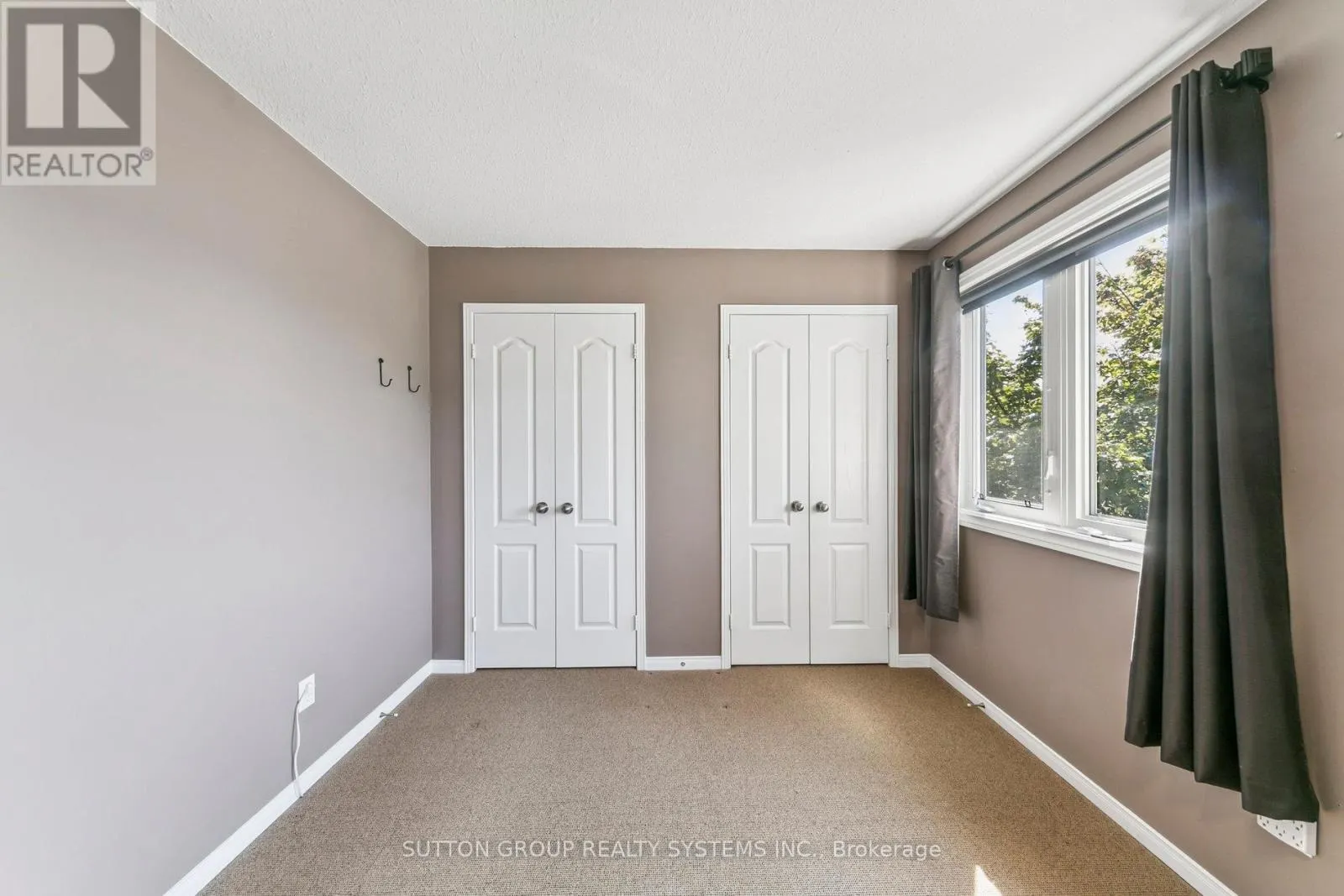 57 FOXBOROUGH DRIVE