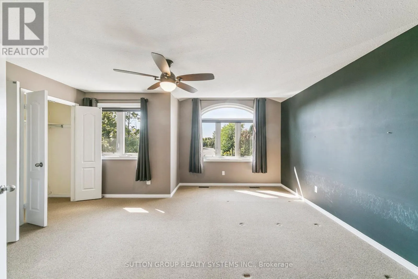 57 FOXBOROUGH DRIVE