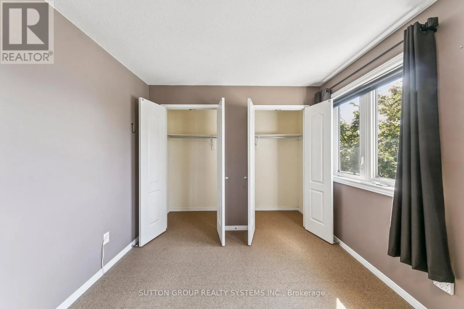 57 FOXBOROUGH DRIVE