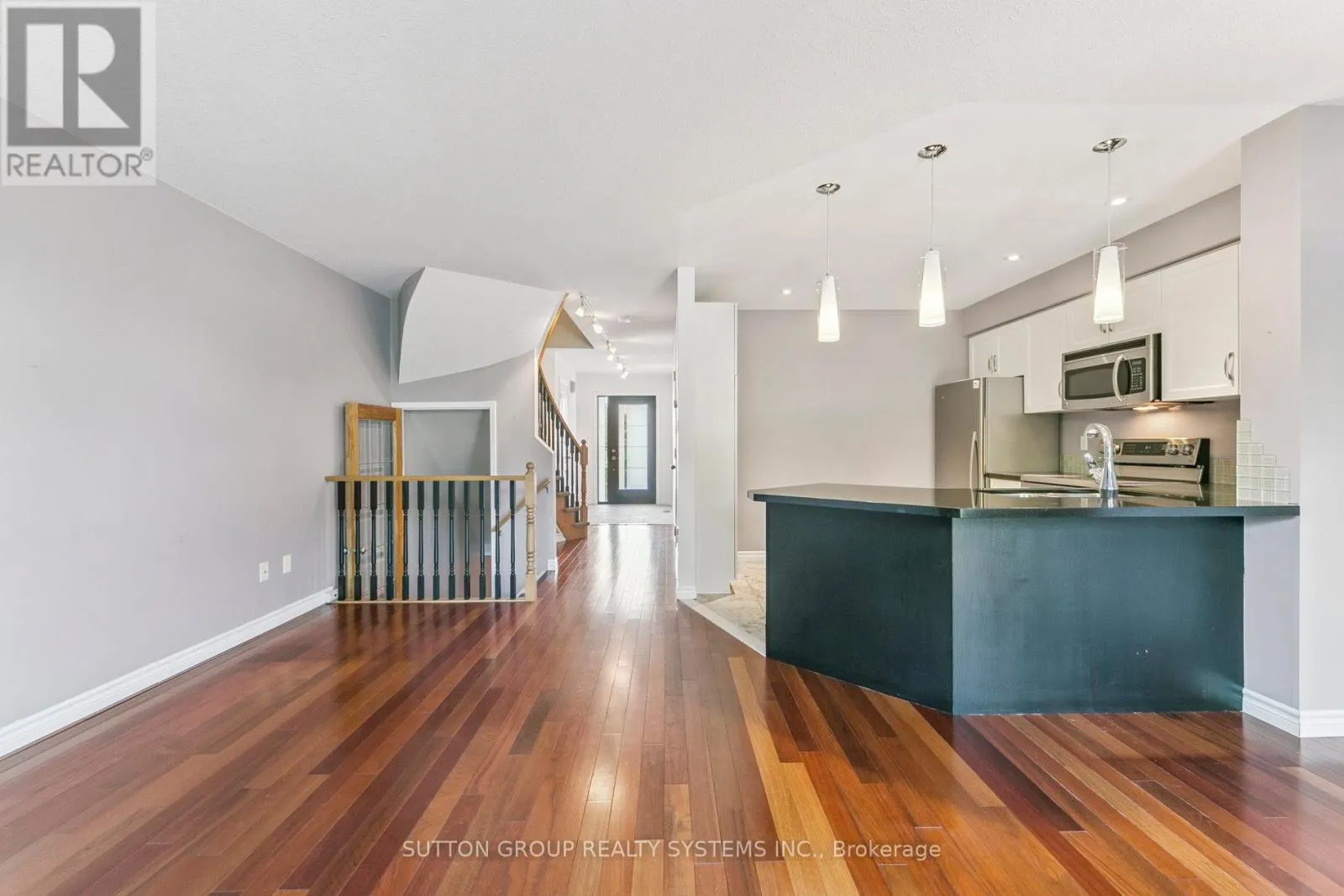57 FOXBOROUGH DRIVE