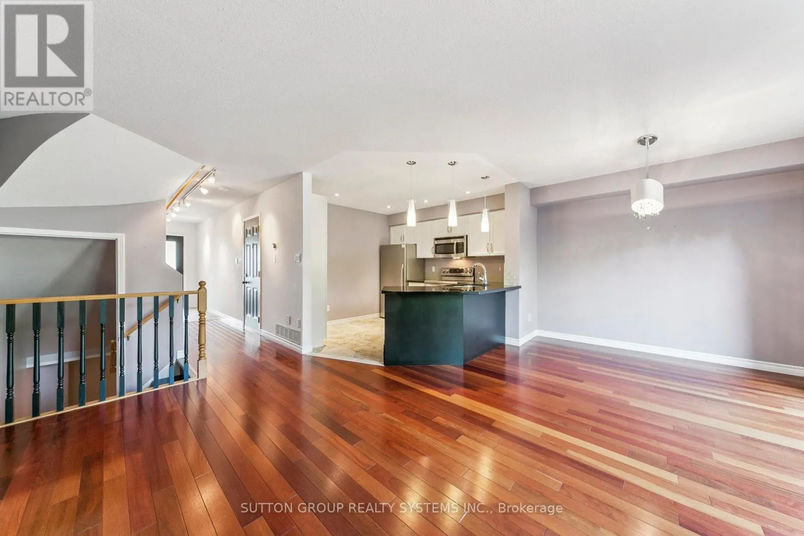57 FOXBOROUGH DRIVE