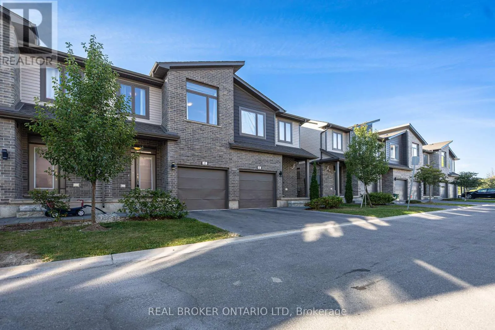 43 - 1960 DALMAGARRY ROAD, #43