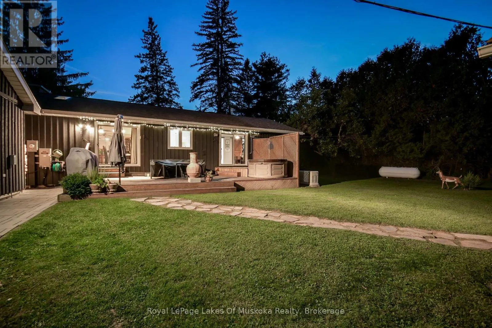 2 LESLIE DRIVE W